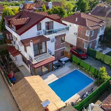 Ilyaholidayhomes Ekinoks 빌라