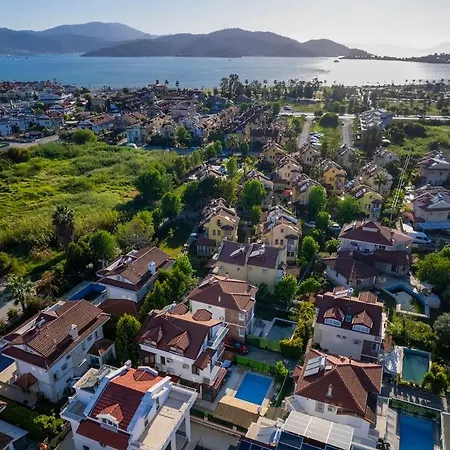 Vilă Ilyaholidayhomes Ekinoks *