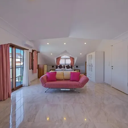 Ilyaholidayhomes Ekinoks Villa