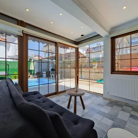 Vilă Ilyaholidayhomes Ekinoks