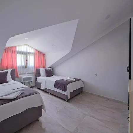 Vila Ilyaholidayhomes Ekinoks