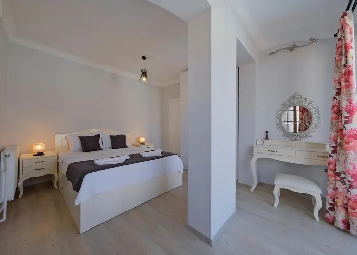 Ilyaholidayhomes Ekinoks Villa *