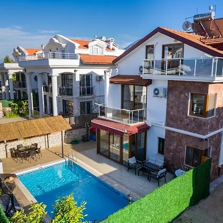 Ilyaholidayhomes Ekinoks פאטהיה