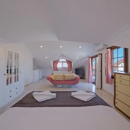 Ilyaholidayhomes Ekinoks וילה *