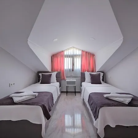 Ilyaholidayhomes Ekinoks פאטהיה