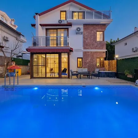 Ilyaholidayhomes Ekinoks פאטהיה